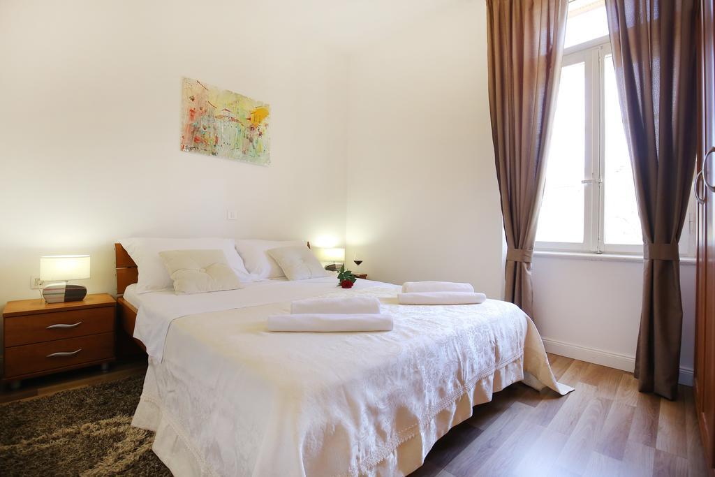 Bay View Apartment Zara Esterno foto