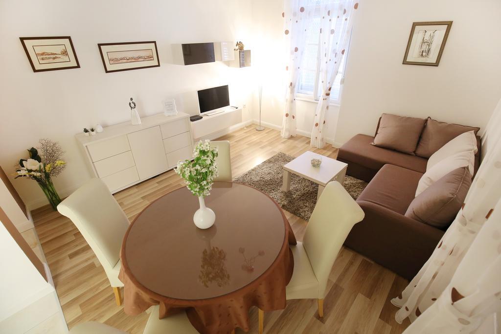 Bay View Apartment Zara Esterno foto